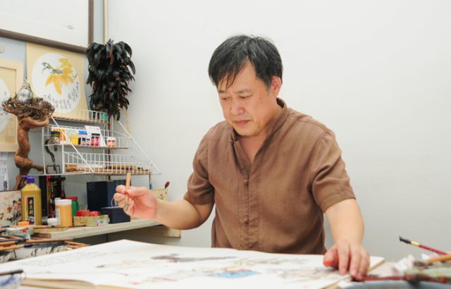 让历史画面在记忆里闪光—浅析刘晓光先生其人其画