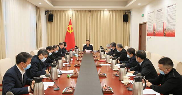 中央农办主任，农业农村部党组书记、部长唐仁健主持召开部党组会
