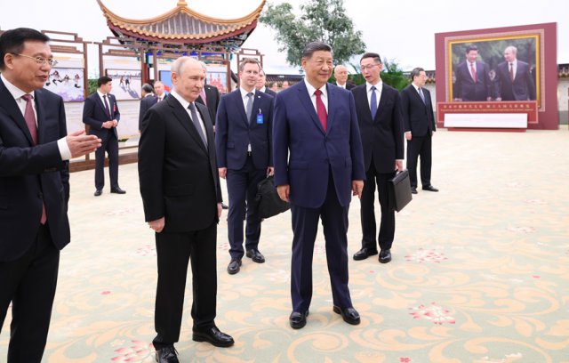 ϰ��ƽͬ����˹��ͳ�վ���ͬ�ι۴����ж������Ѻá����������ϵ